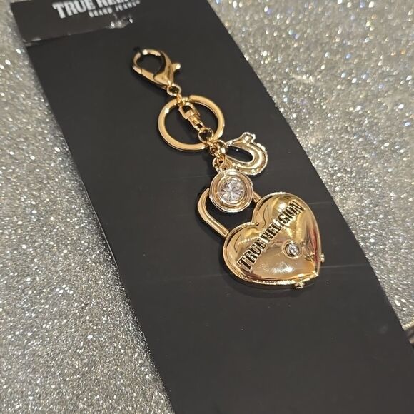 True Religion Gold Logo Heart Lock & Horseshoe Keychain/Bag Charm - Picture 4 of 4